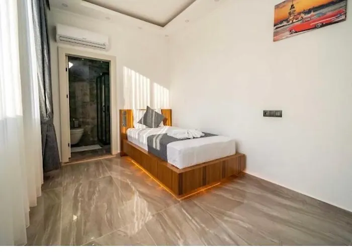 11 Kişilik Lüx Villa *