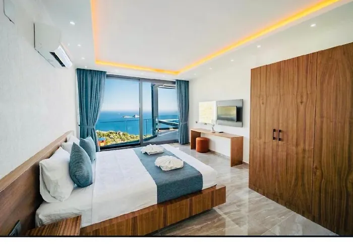 11 Kisilik Luex Villa